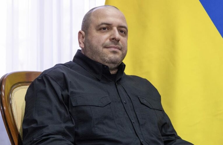 Умєров прибув на зустріч “коаліції охочих”