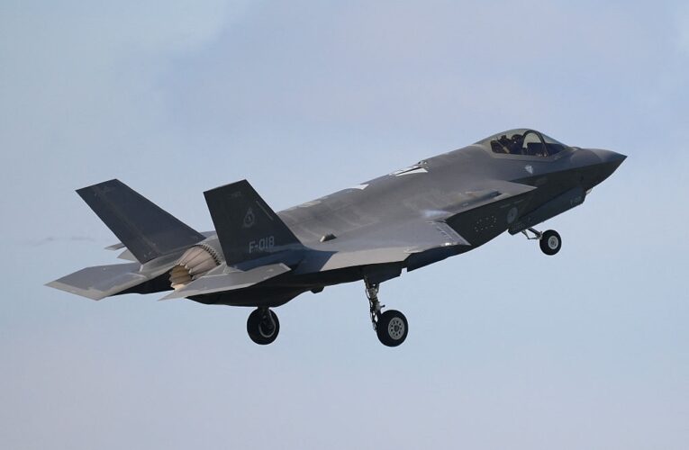 Уперше в історії винищувач F-35 зібрали з двох розбитих літаків