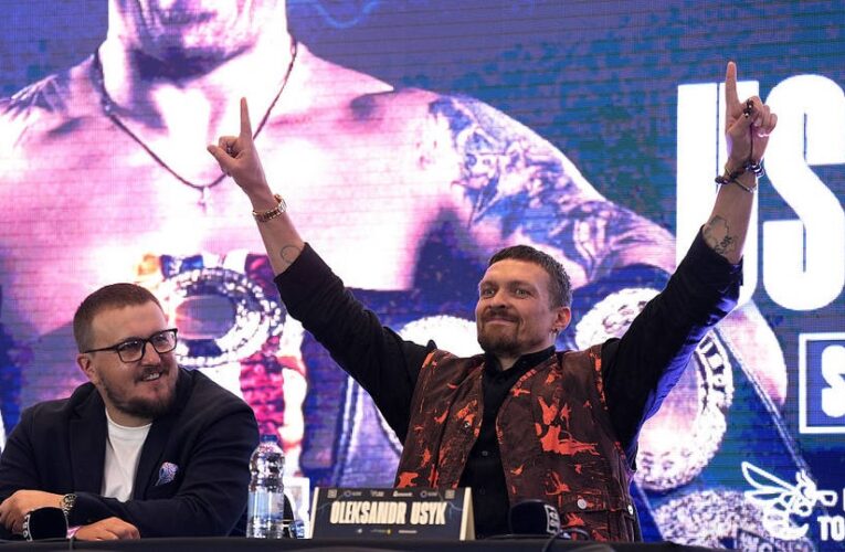 Усик анонсував початок підготовки до реваншу з Дюбуа