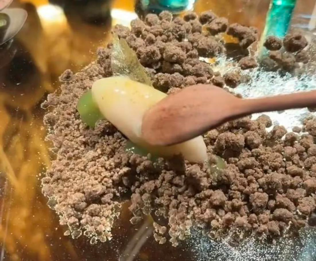 Новини культури - В елітному ресторані Китаю продають десерт із фекалій слона