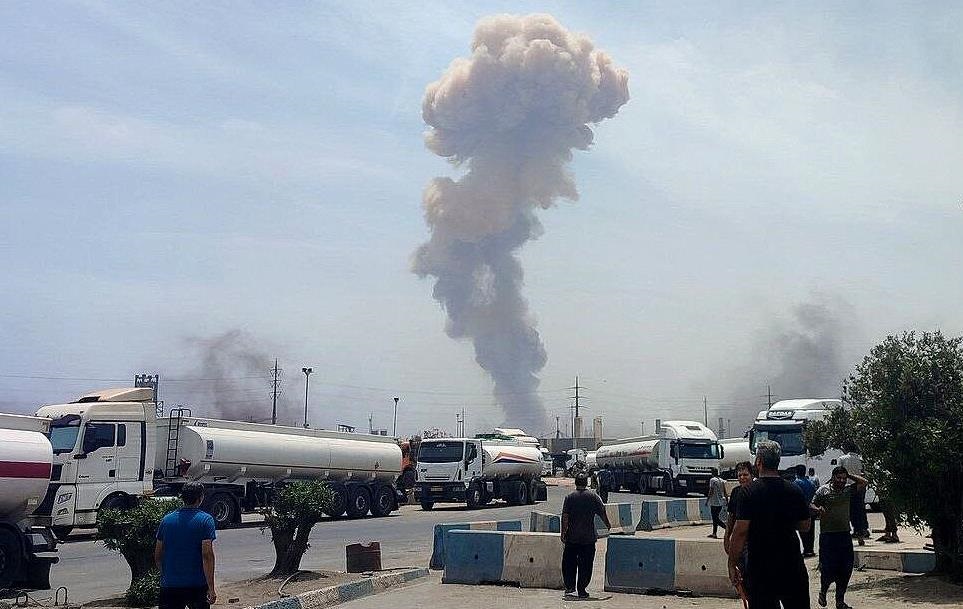 Новини світу - В Ірані понад 500 постраждалих через вибух у порту