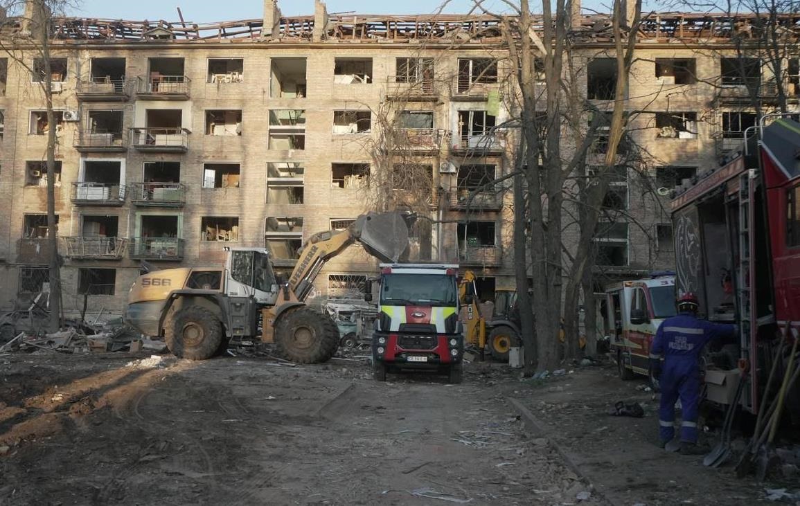 Новини Києва - В Києві завершили рятувальну операцію після удару РФ по будинку