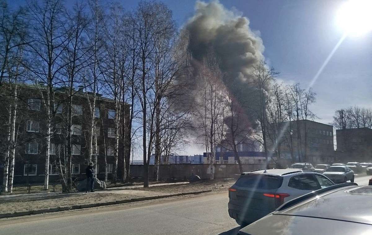 Новини світу - В Петрозаводську палає суднобудівний завод