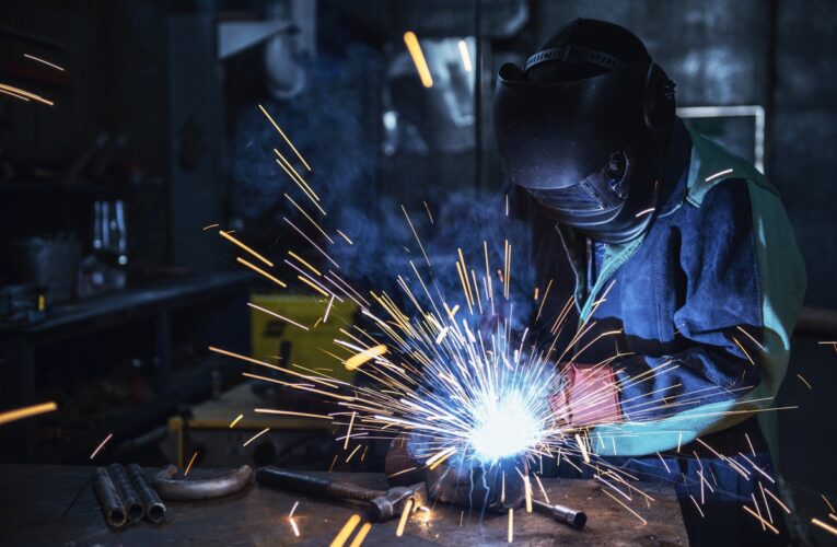 В Росії скаржаться на глобальну нестачу робочих