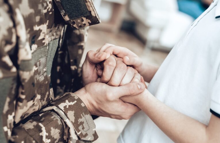 В Україні почали роботу центри підтримки для сімей полонених і зниклих