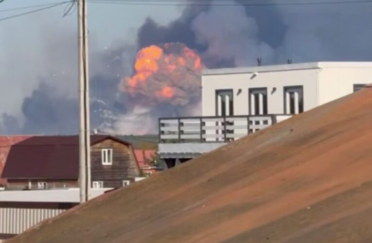 Видно за 50 км. Вибухи на складі Міноборони РФ