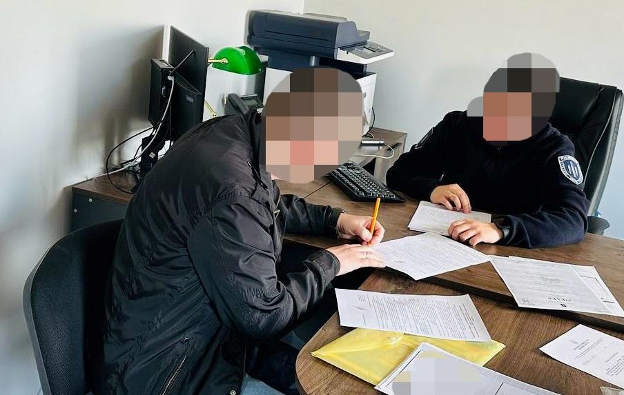 Новини України - Викрито чиновника ТЦК, що за гроші змінював дані в системі Оберіг