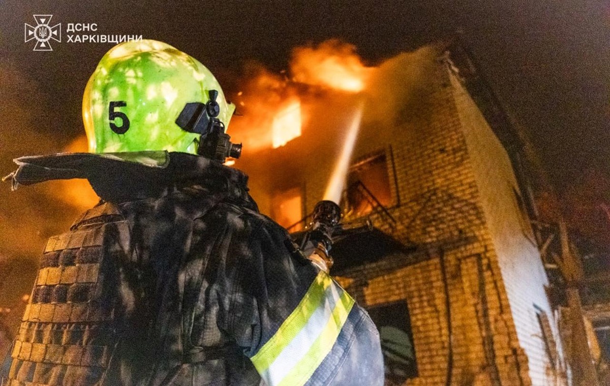 Новини України - З’явилися фото наслідків атаки на Харків і Дніпро