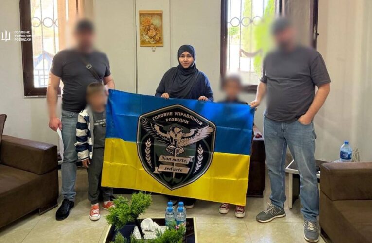 З табору у Сирії евакуювали українку з дітькми – ГУР