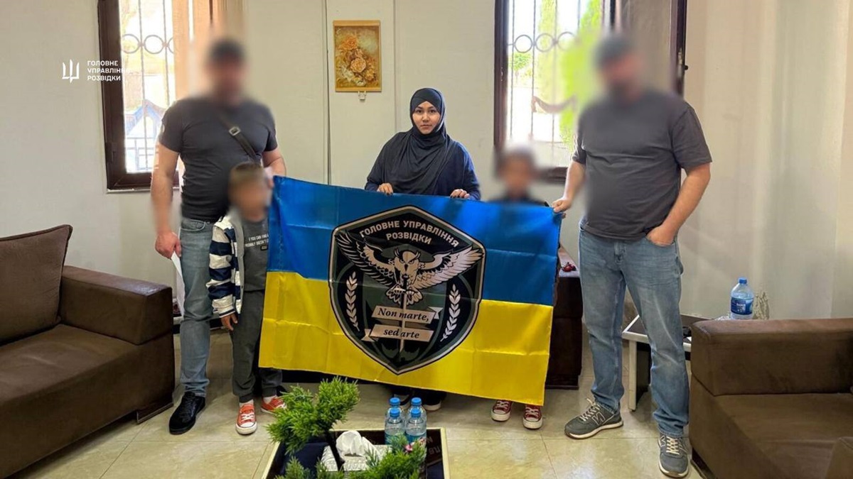 Новини України - З табору у Сирії евакуювали українку з дітькми - ГУР