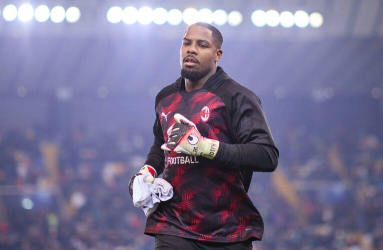 За зірку Мілана готові вступити у боротьбу три клуби АПЛ