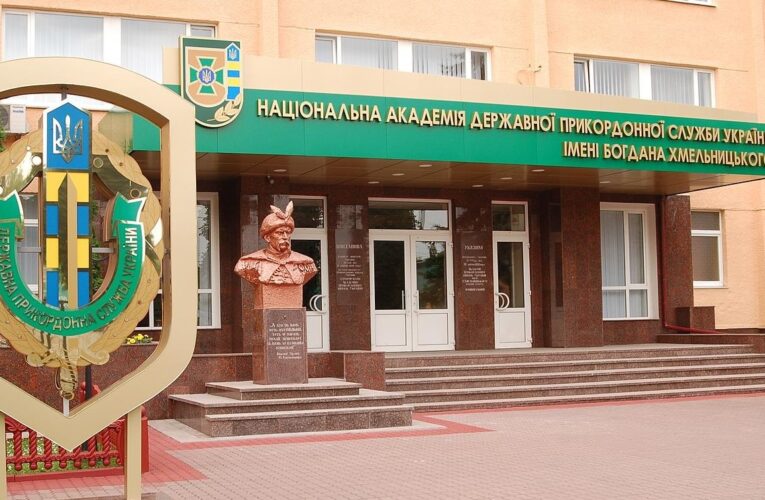 Застрелився з автомата: в Хмельницькому розслідують самогубство курсанта