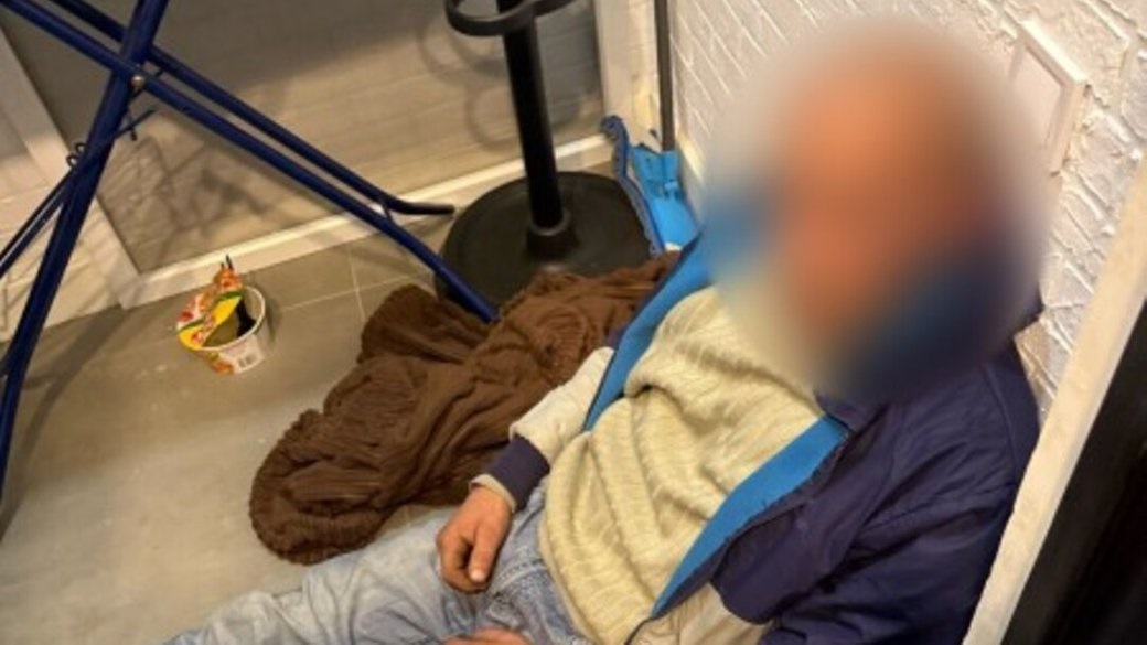 Без категорії - Затримано молодиків, що знущалися й надягали собачий нашийник на "боржника"