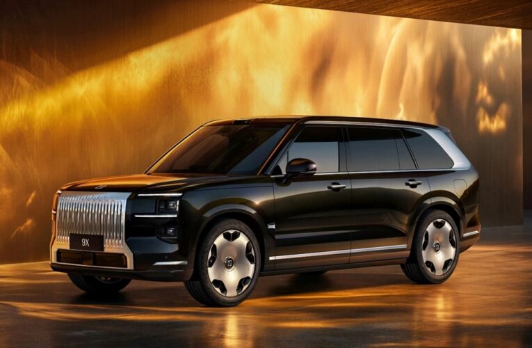 Zeekr презентувала плагін-гібридний позашляховик