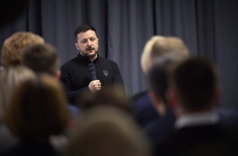 Зеленський обговорив з керівниками громад Чернігівщини відновлення регіону