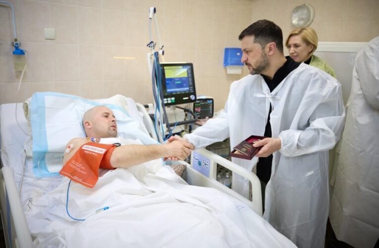 Зеленський приїхав до Дніпра і відвідав госпіталь