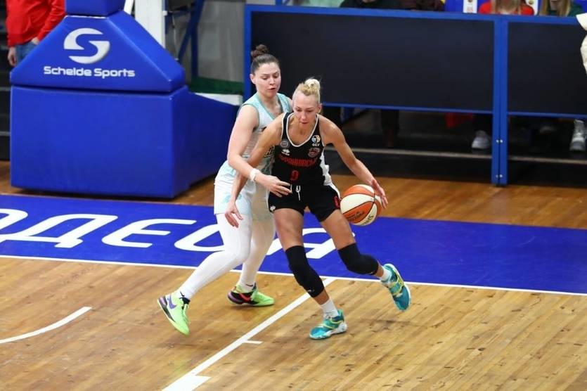 Без категорії - Жіночий баскетбол України: Франківськ-Прикарпаття знову чемпіони