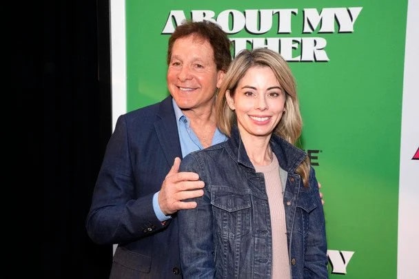 Зірка Поліцейської академії Стів Гуттенберг подає на розлучення