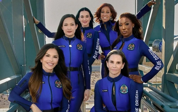 Зірки критикують космічну місію з нареченою Безоса на борту