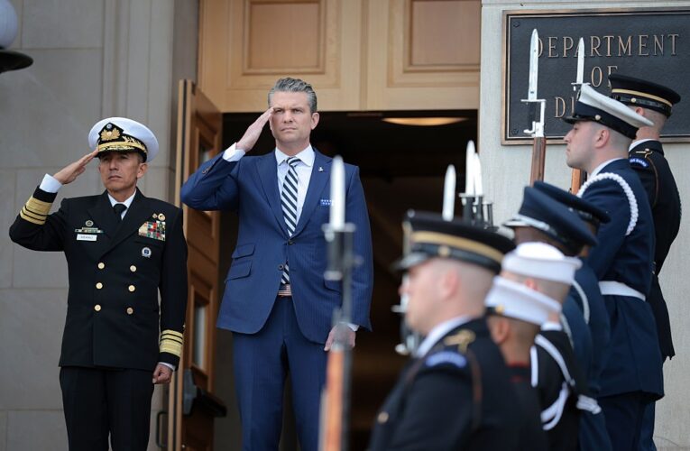 Знову чат у Signal. Скандал із главою Пентагона