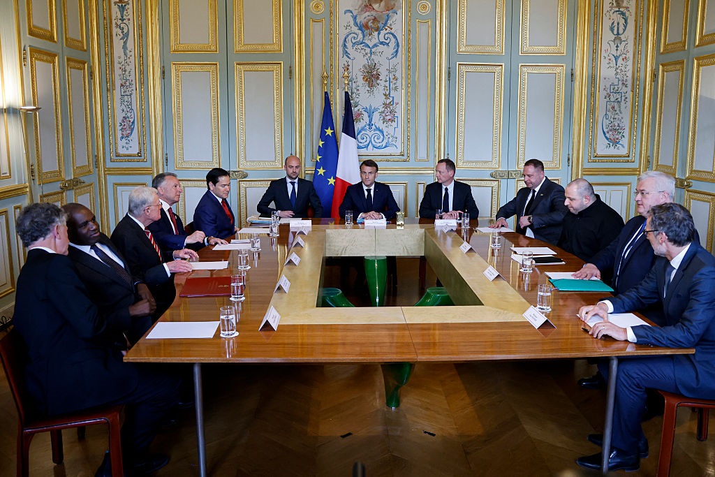 Новини України - Зустріч у Парижі. США знову бачать прогрес до миру