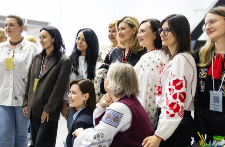 Під час робочої поїздки на Волинь перша леді України Олена Зеленська долучилася до Дня спільнодії