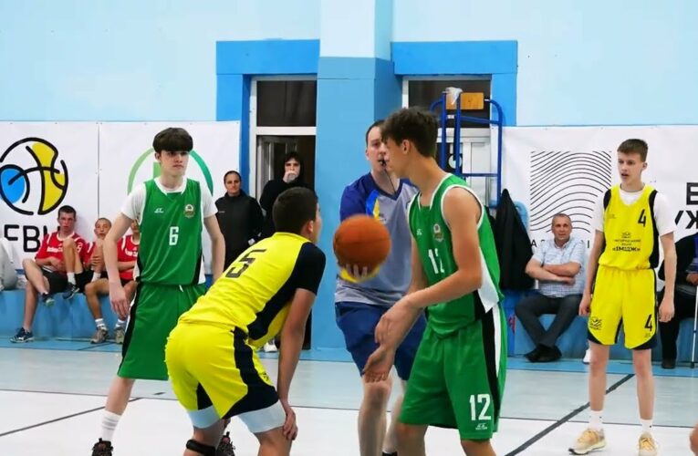На Закарпатті провели обласний етап «Пліч-о-пліч всеукраїнські шкільні ліги» з баскетболу
