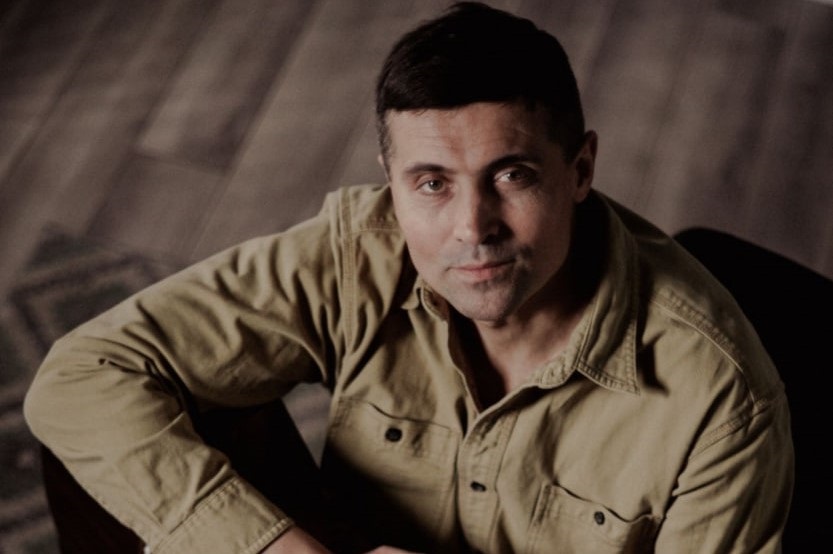 Новини культури - Актор Дмитро Лінартович розлучився з дружиною під час війни