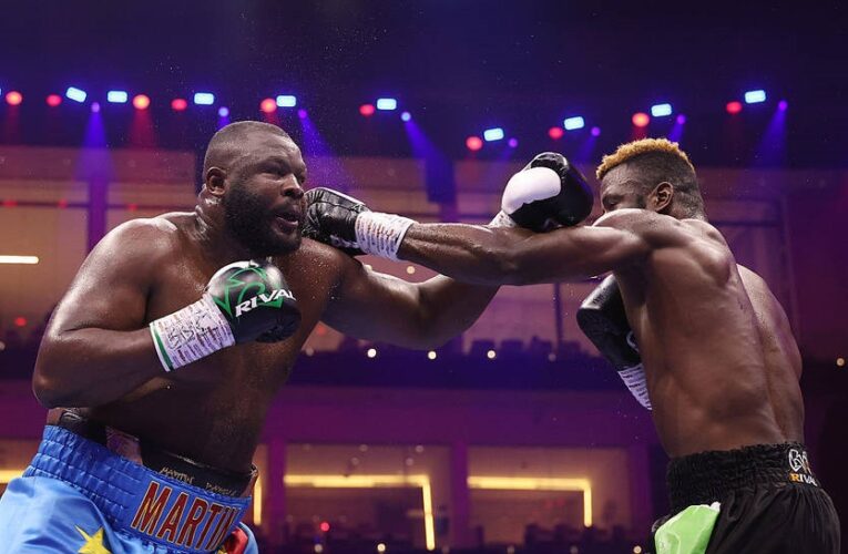 Баколе був на межі поразки, відчуваючи труднощі в бою з Аджагбаєм