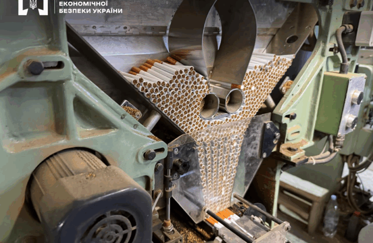 БЕБ ліквідувало підпільний тютюновий цех на базі свиноферми