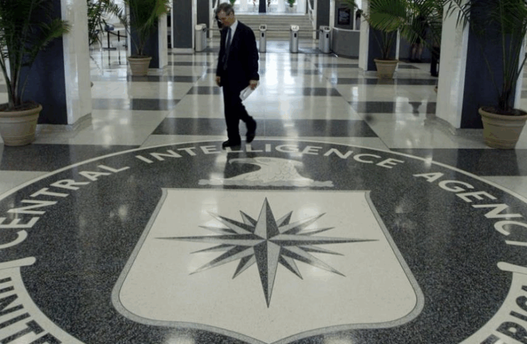 Білий дім скорочує тисячі співробітників спецслужб