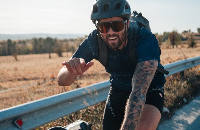 Британець завершив 8-місячий тріатлон на Евересті