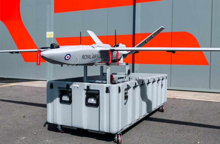 Британія показала дрон StormShroud, що захищатиме винищувачі