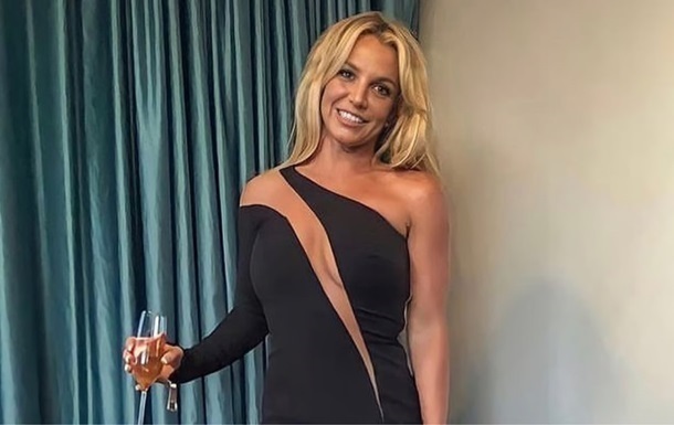 Брітні Спірс порушила правила на борту чартеру