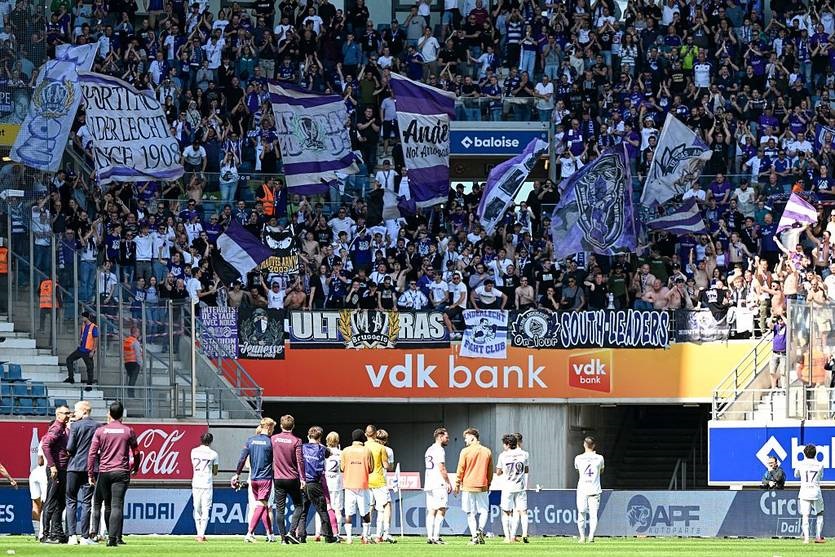 Новини спорту - Бруд політики у футболі: Андерлехту відповідати за спонсора