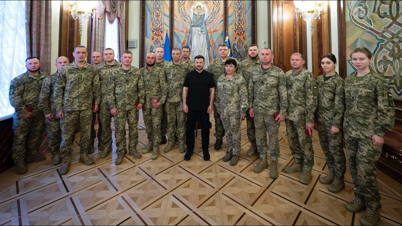 Володимир Зеленський відзначив нагородами військовослужбовців Держспецзв’язку