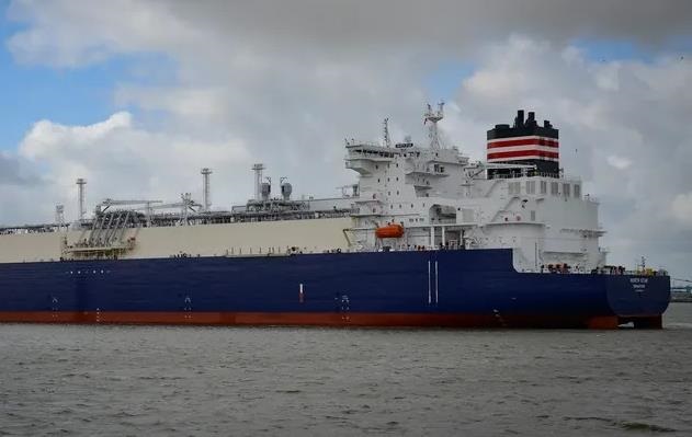 Чотири російські LNG-танкери втратили реєстрацію в Панамі