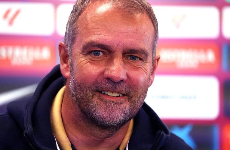 Делікатна тема трансферів: Гансі Флік висловився щодо чуток про гравців