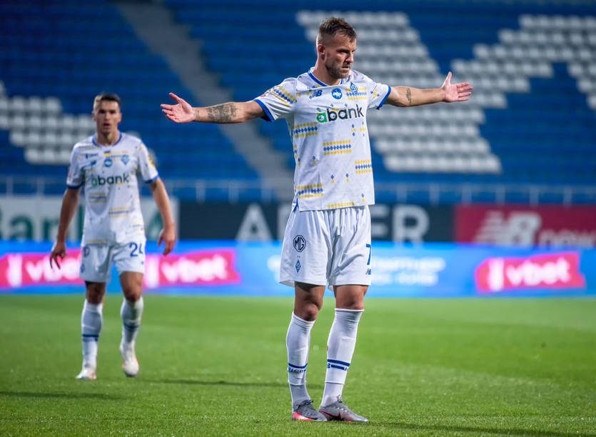 Новини спорту - Динамо повідомило про продовження контракту з Ярмоленком