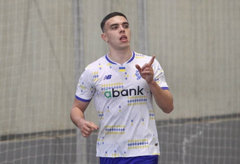 Новини спорту - Динамо продовжило контракт із зіркою юнацького футболу