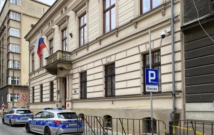 Диверсії РФ: Польша закриває генконсульство Росії в Кракові