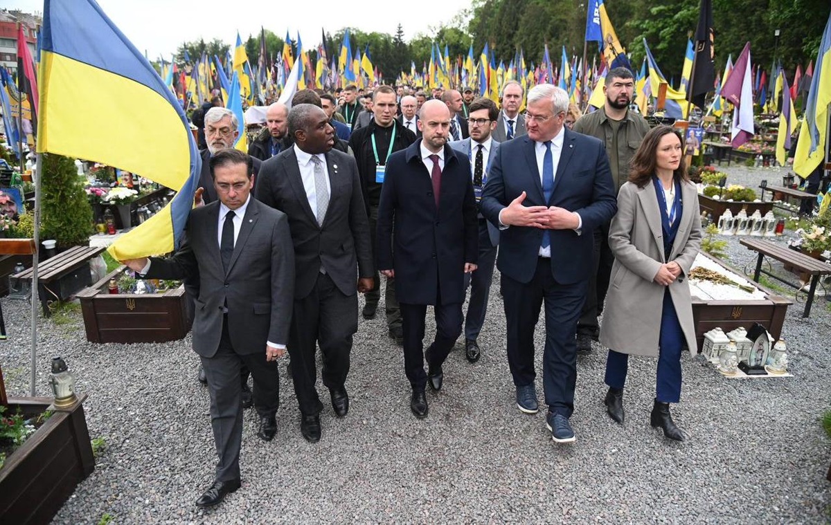 Новини України - До Львова прибули делегації 35 держав - МЗС