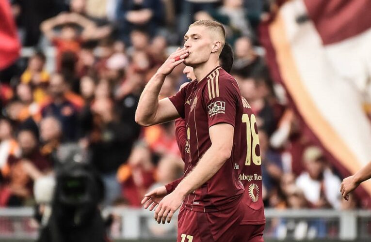 Довбик назвав фактор, який може вплинути на його майбутнє в Ромі