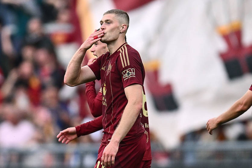 Новини спорту - Довбик прокоментував чутки про свій перехід з Роми в інший клуб