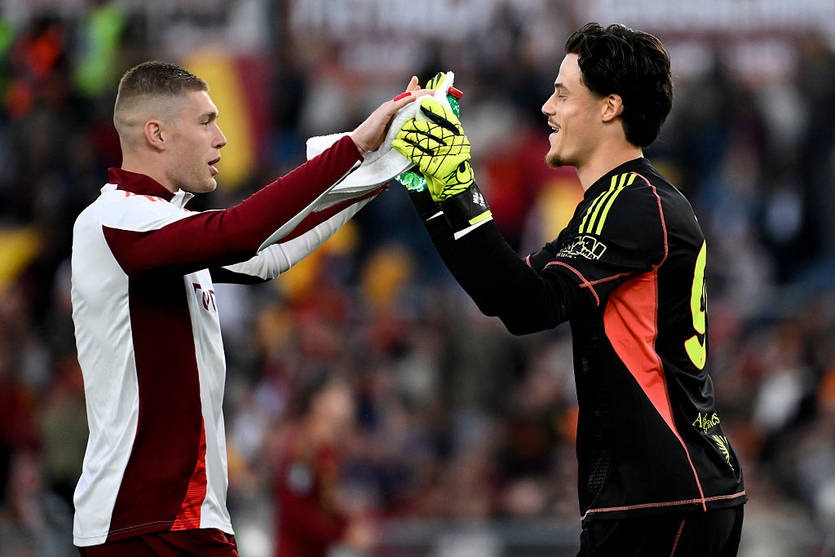 Новини спорту - Довбик став ключовим персонажем у незвичайному конкурсі воротарів Роми