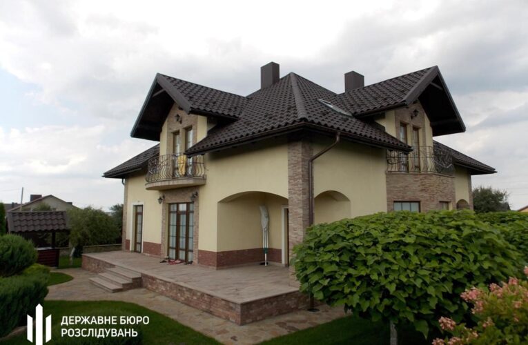 Ексглаву податкової Тернопільщини підозрюють у приховуванні майна на 23 млн