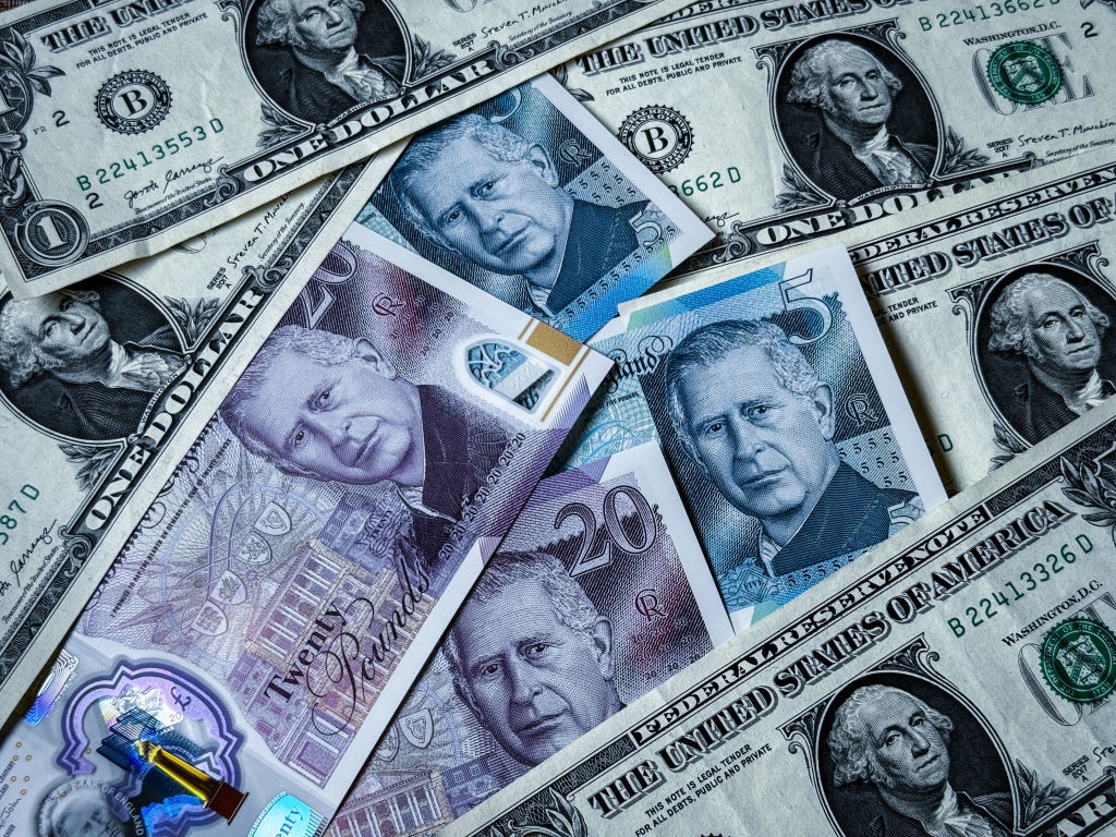 Новини бізнесу - Фунт досяг максимуму 2022 року, "завдяки" Трампу