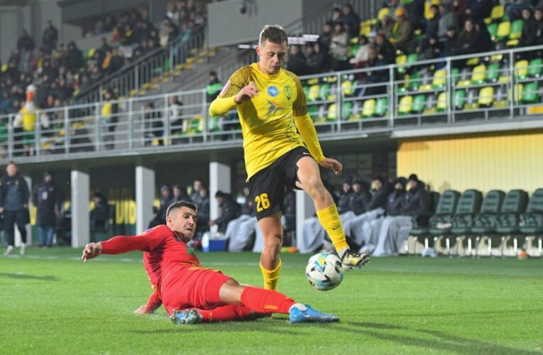 Інгулець вирвав перемогу у Лівого Берега