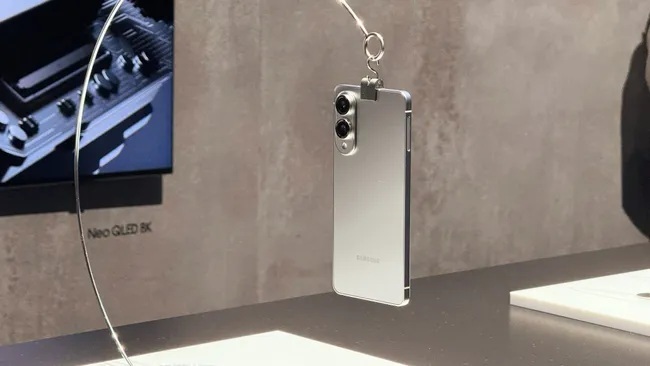 Інсайдер розкрив всі характеристики Samsung Galaxy S25 Edge до анонсу