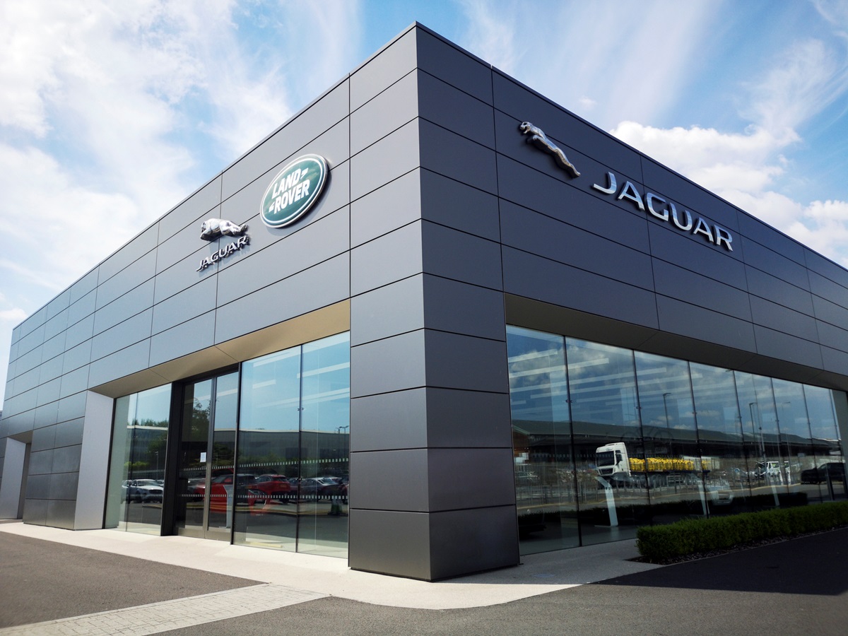 Новини бізнесу - Jaguar Land Rover відновила експорт авто до США